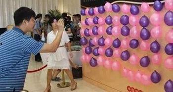 成人飞镖扎气球视频教程,气球挑战教学攻略